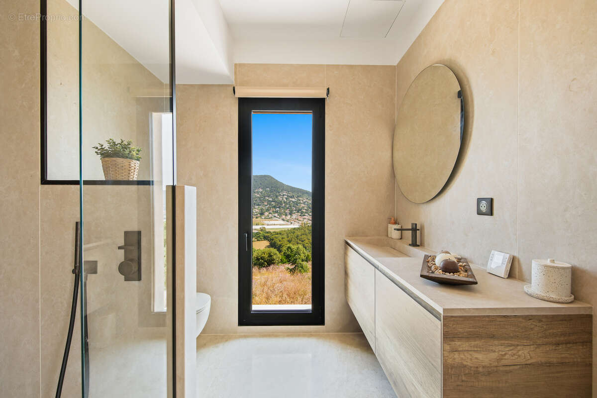 Maison à CARQUEIRANNE