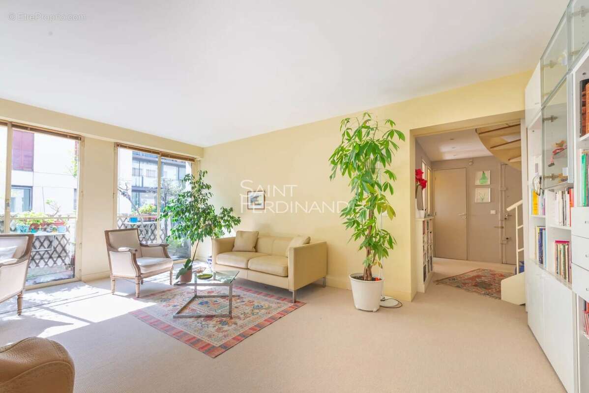 Appartement à PARIS-15E