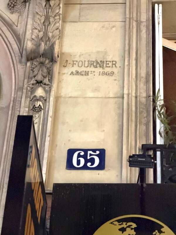 PARIS 6ᵉ – RUE DE RENNES – Un petit appartement qui a tout d'un grand ! - photo 14