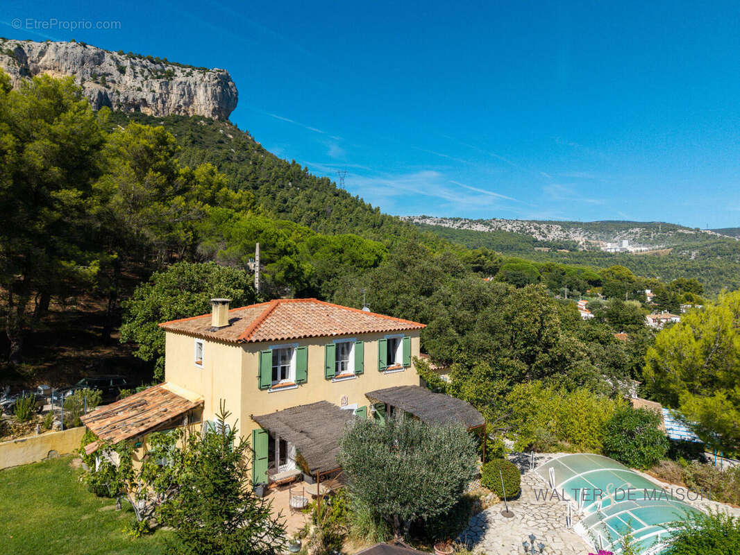 Maison à LE REVEST-LES-EAUX