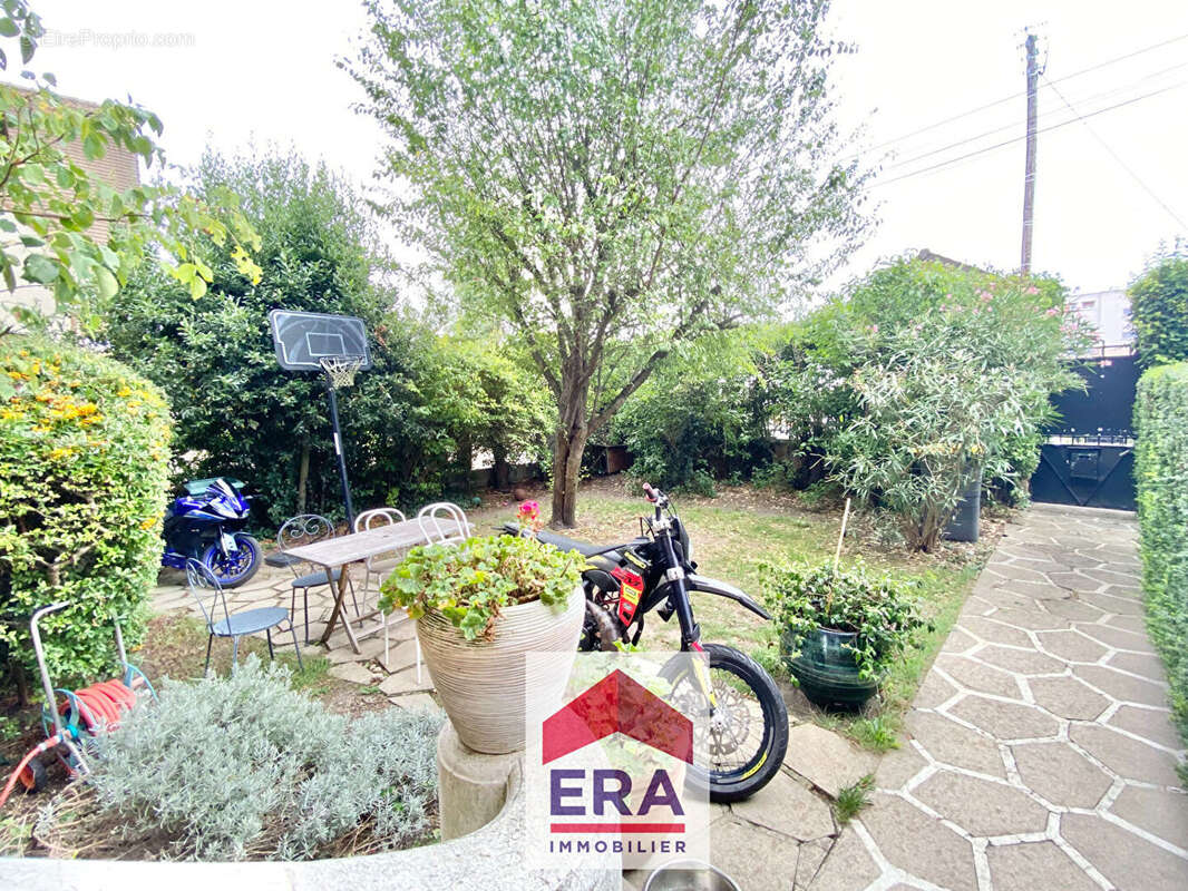 Maison à SARTROUVILLE