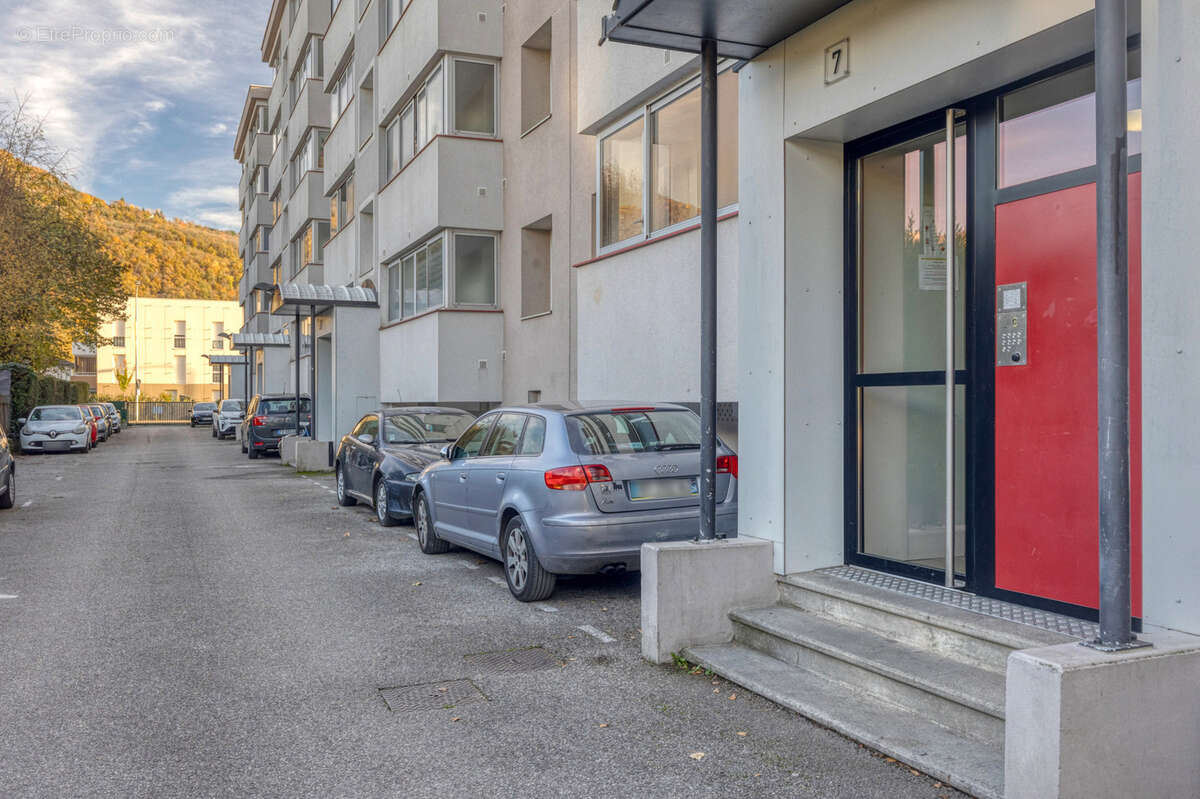 Appartement à SAINT-MARTIN-D&#039;HERES