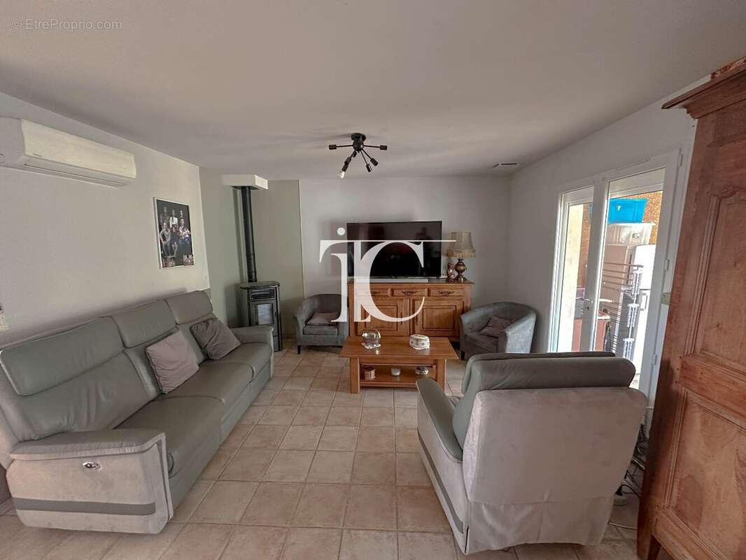 Maison à SAINT-VICTOR-DE-MALCAP