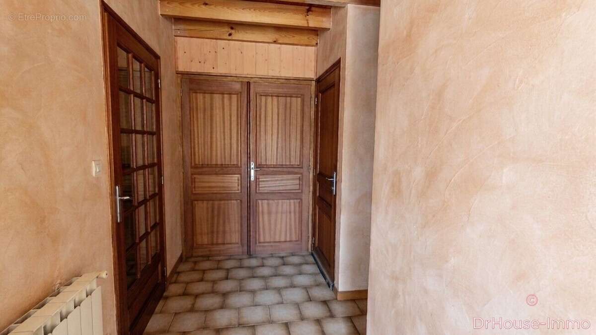 Maison 140 m² à Naujan-Et-Postiac  - photo 7