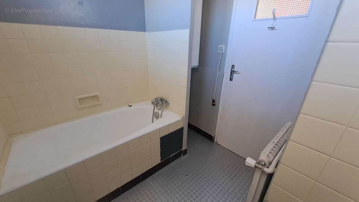 Appartement à CHALLES-LES-EAUX