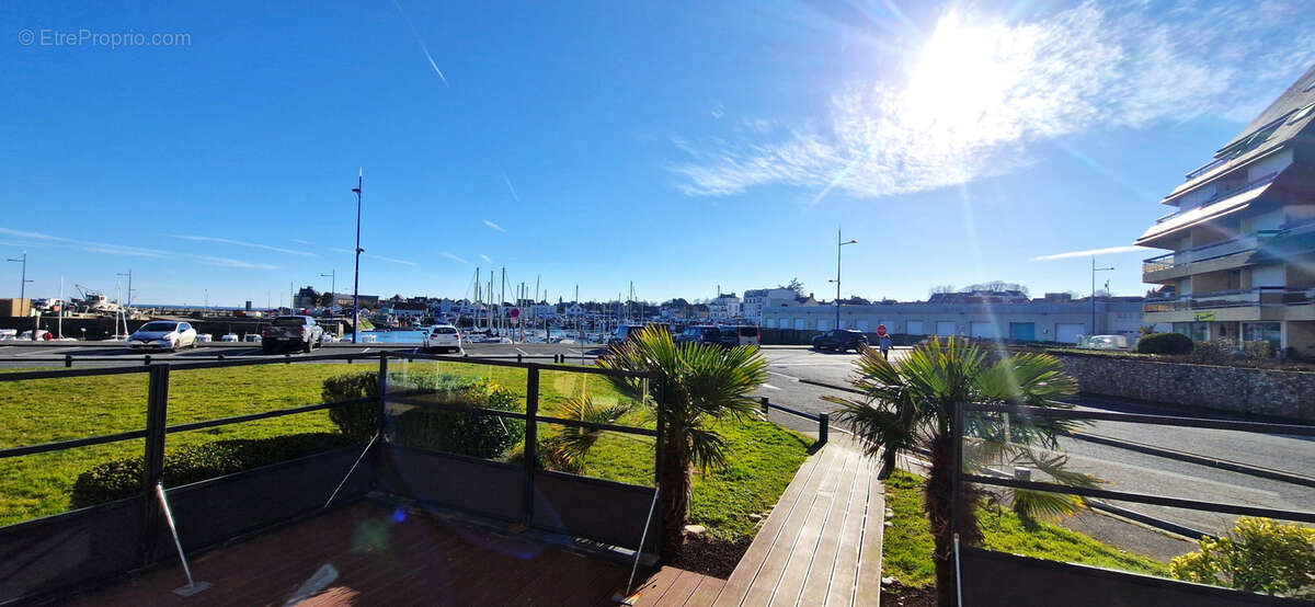 Commerce à GRANDCAMP-MAISY