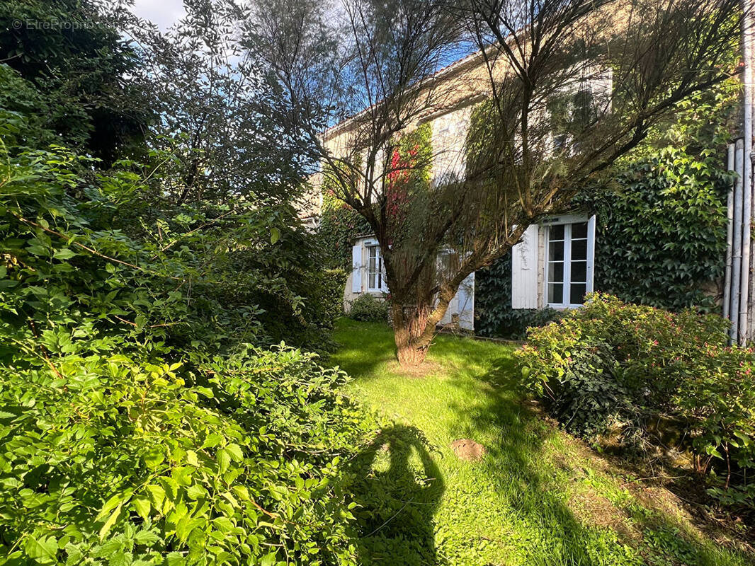 Maison à TONNAY-CHARENTE