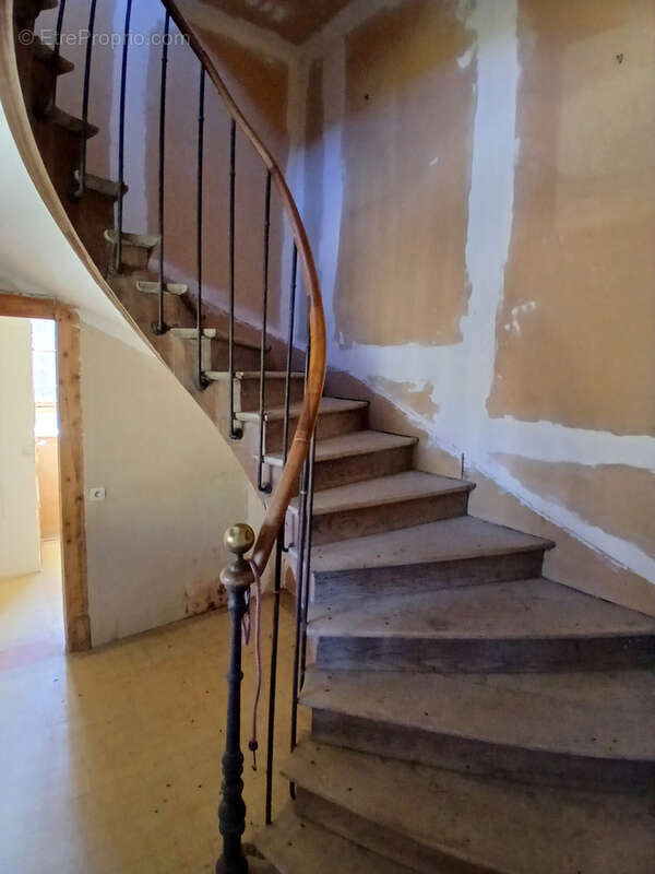 Maison à SAINT-LEGER-DE-FOUGERET