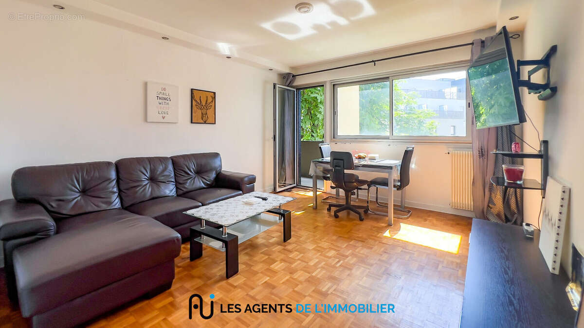 Appartement à NANTERRE