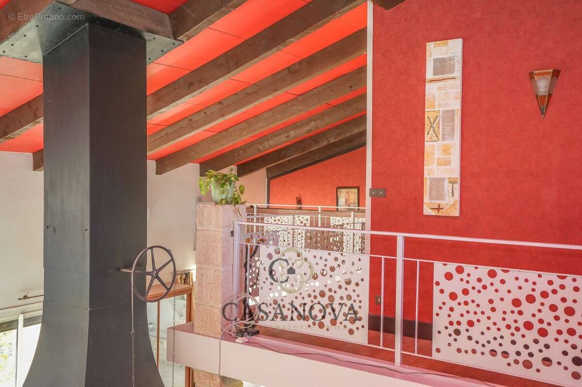 Saussines  Grande propriété de 368 m² habitables avec dépendance, terrain de 5000 m² et environnement exceptionnel - photo 17