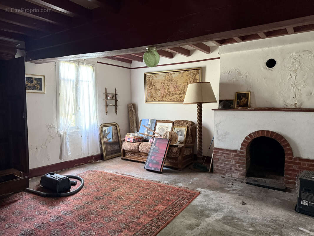 Maison à LA VENDUE-MIGNOT