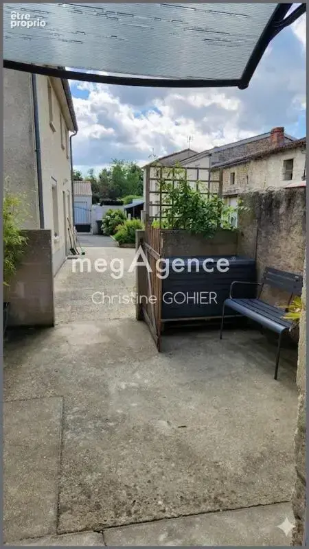 Maison de ville en pierre - Charme et Modernité au coeur de Pisany - photo 2