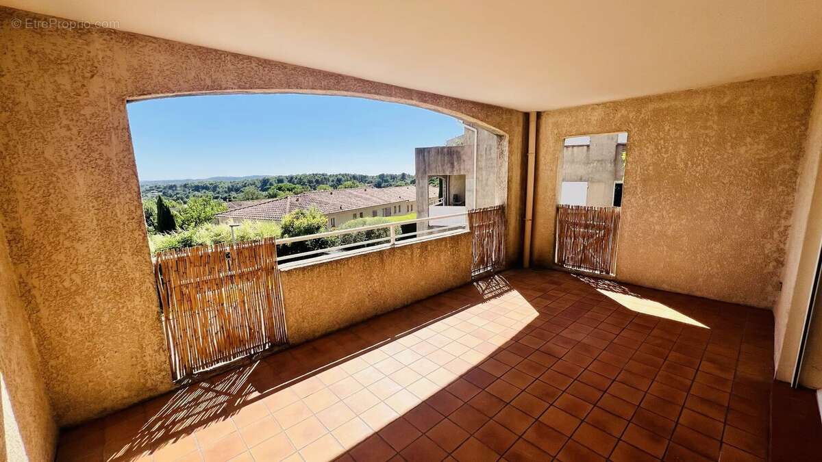 Appartement T3 avec TERRASSE et CAVE - photo 6