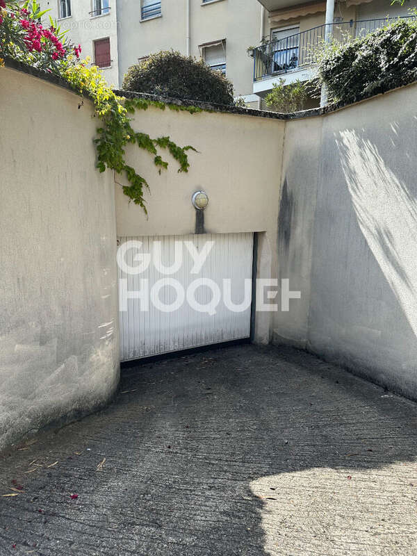 Parking à JUVISY-SUR-ORGE