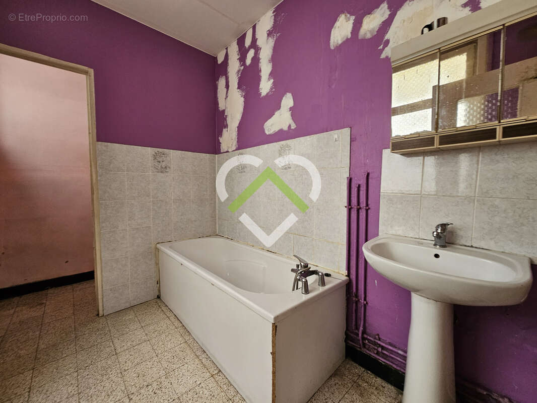 Roubaix centre-ville - Maison à travaux - photo 5