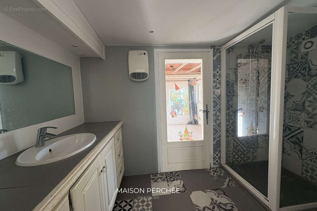 Maison à FIGANIERES