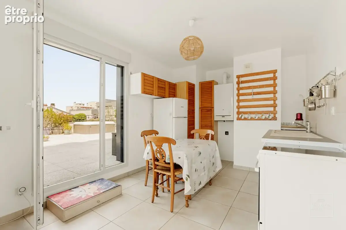 Villeurbanne, rare, t4 avec terrasse & vue degagee - photo 6