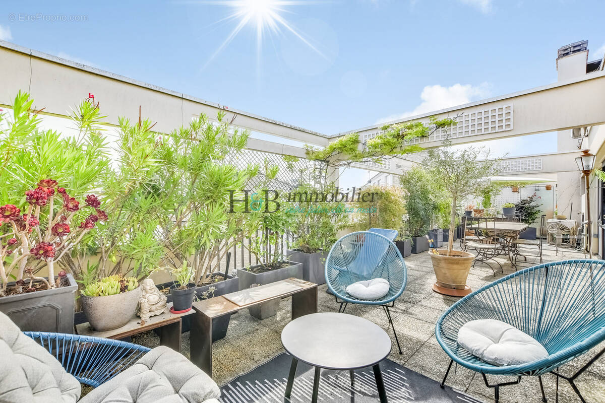Appartement à PARIS-18E