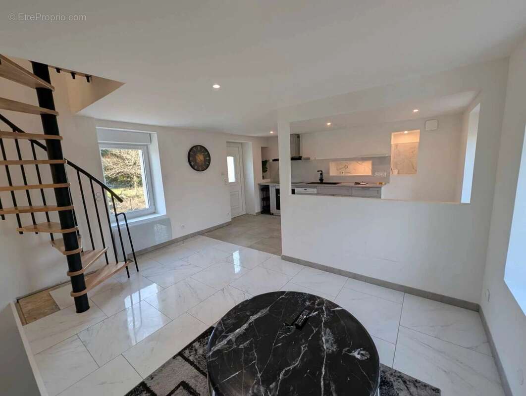 Maison à SAINT-CIRQ-MADELON