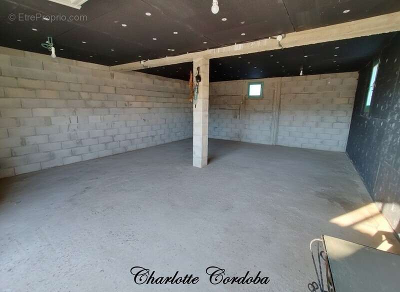 Maison à FEUGAROLLES