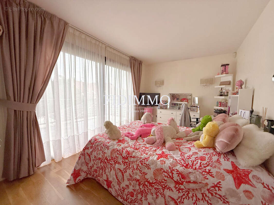 Maison à CHENNEVIERES-SUR-MARNE