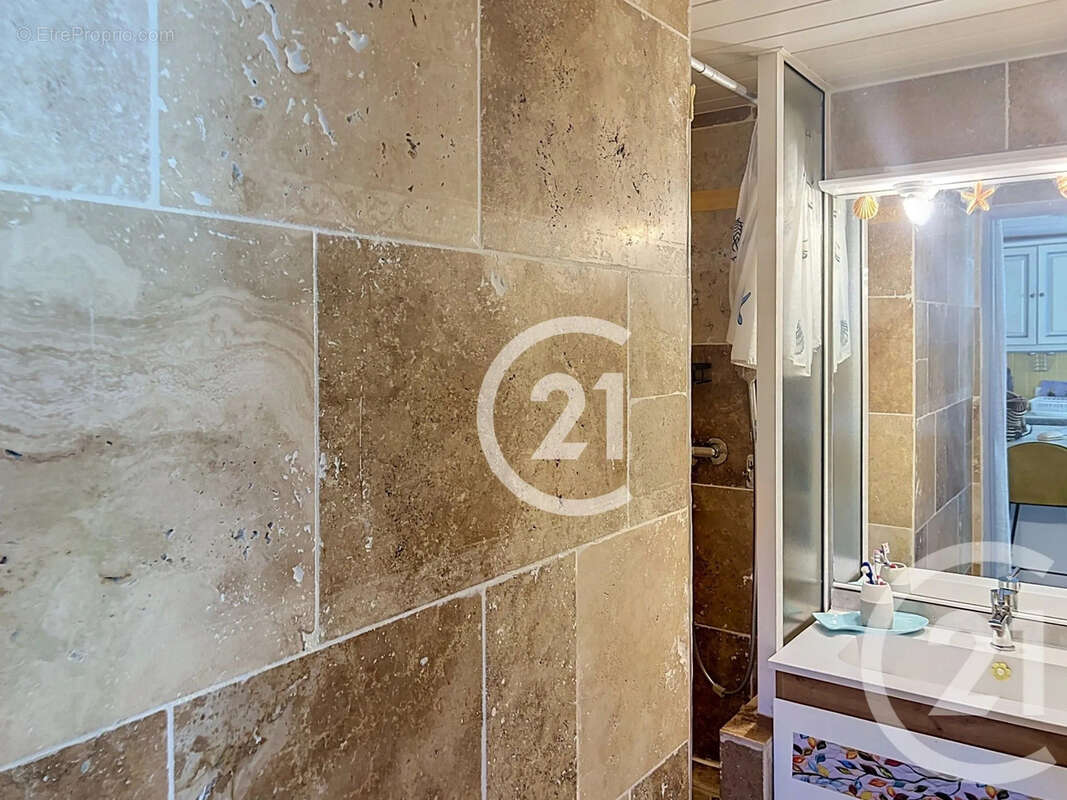 Maison 46 m² à Saint-Cyprien  - photo 6