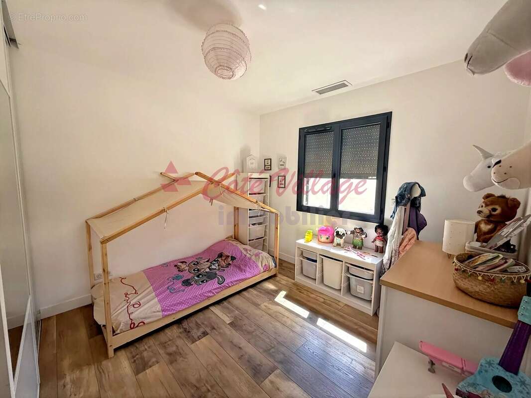 Superbe villa comtemporaine T5 de plain pied avec garage piscine et pool house - photo 10