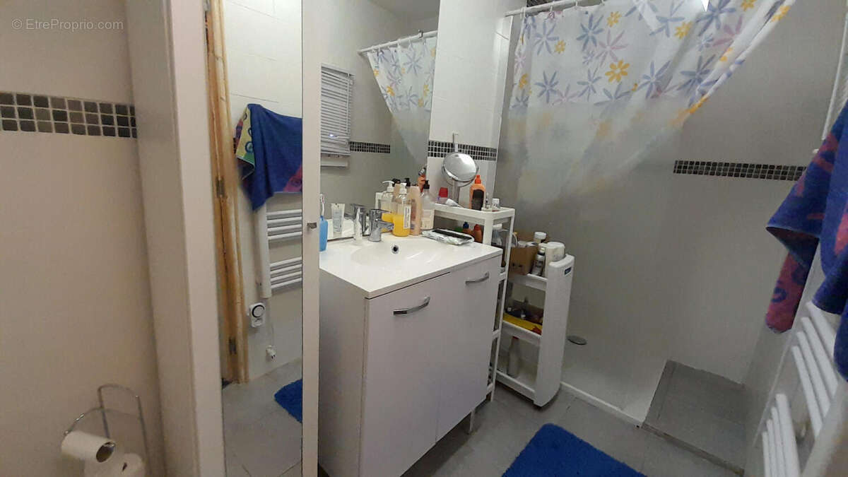 Le salle d'eau rdc - Maison à SAINT-PRIEST-LES-FOUGERES
