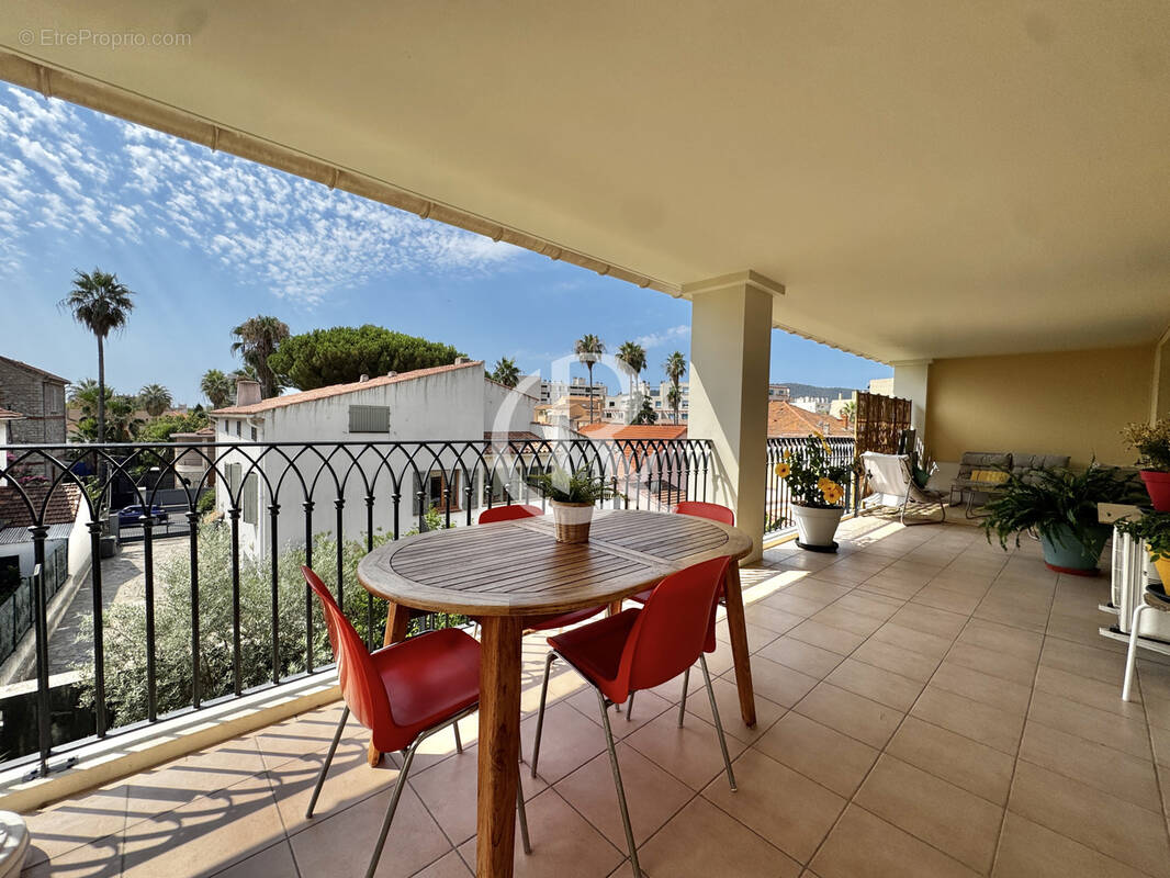 Appartement à HYERES