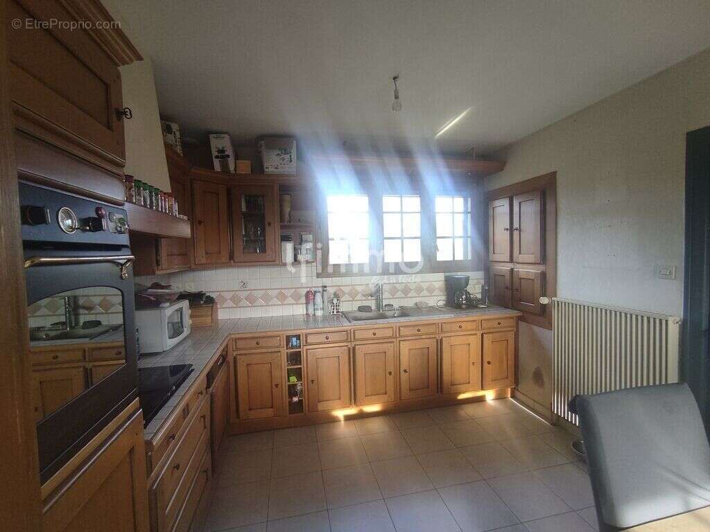 Maison + longère en pierre à rénover – Terrain de 9 000 m² avec - photo 2