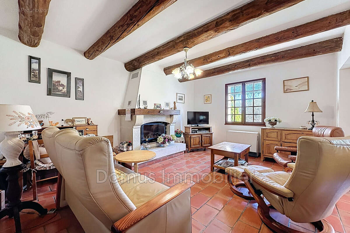 Maison à SAINT-SATURNIN-LES-AVIGNON