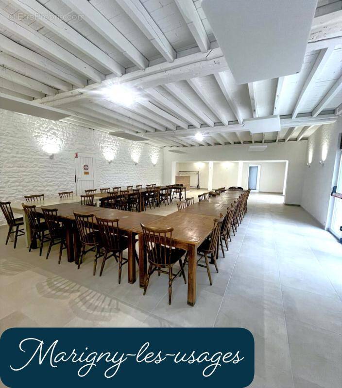 Commerce à MARIGNY-LES-USAGES