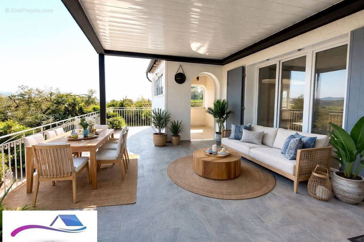 Maison à MANDELIEU-LA-NAPOULE