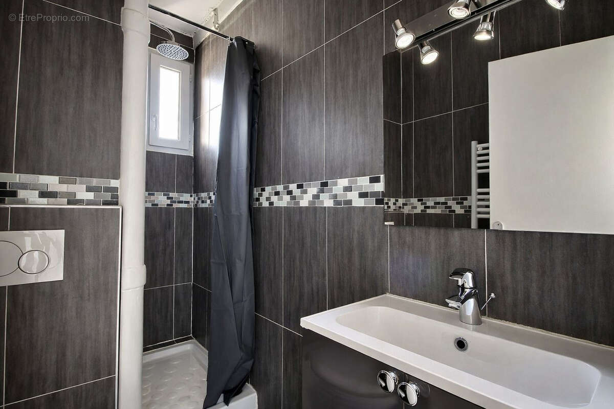 Appartement à PARIS-14E