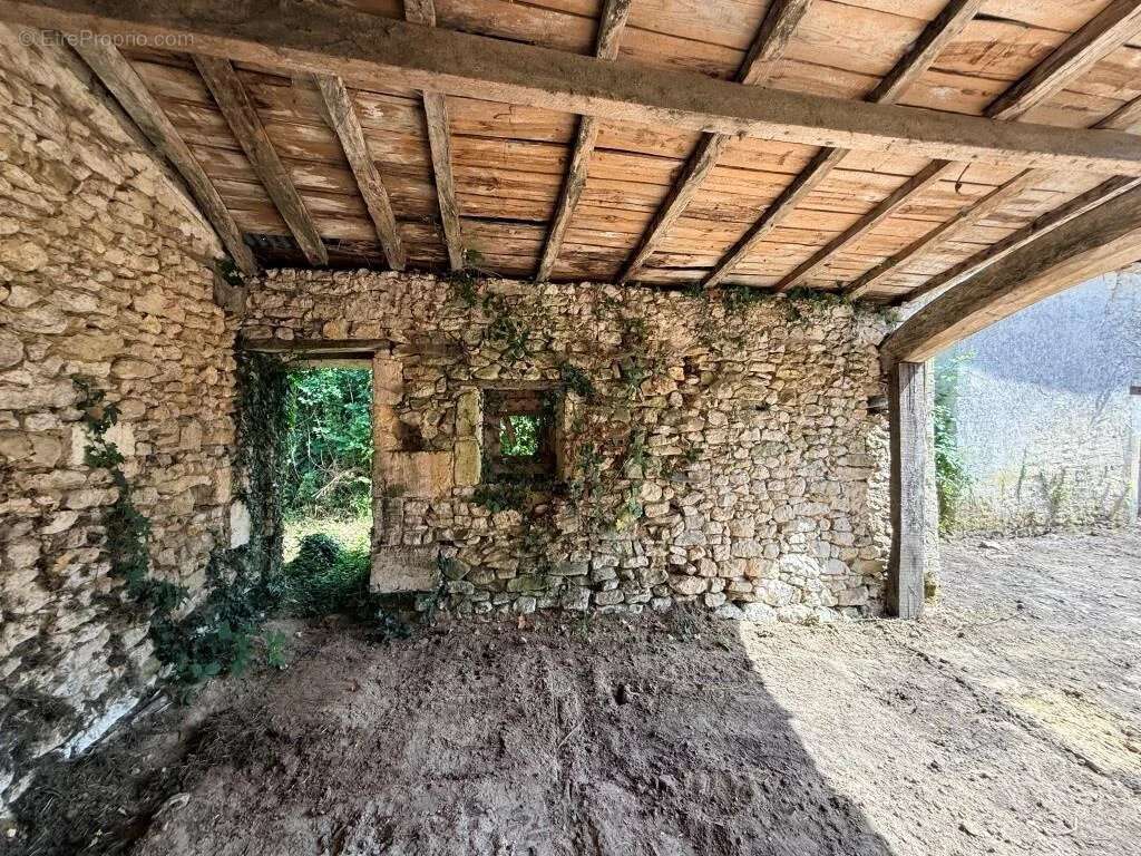 Maison à SAINT-CHRISTOLY-DE-BLAYE