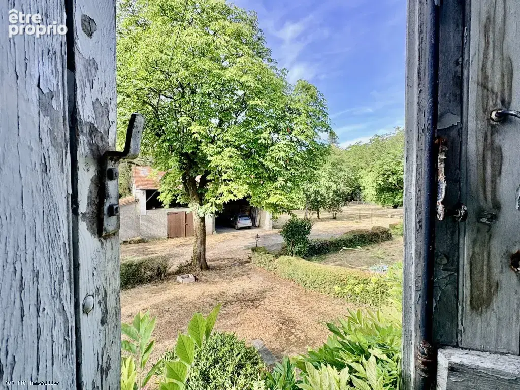 Très Beau Logis avec 6 chambres et Grand Terrain près de Ruffec - photo 21