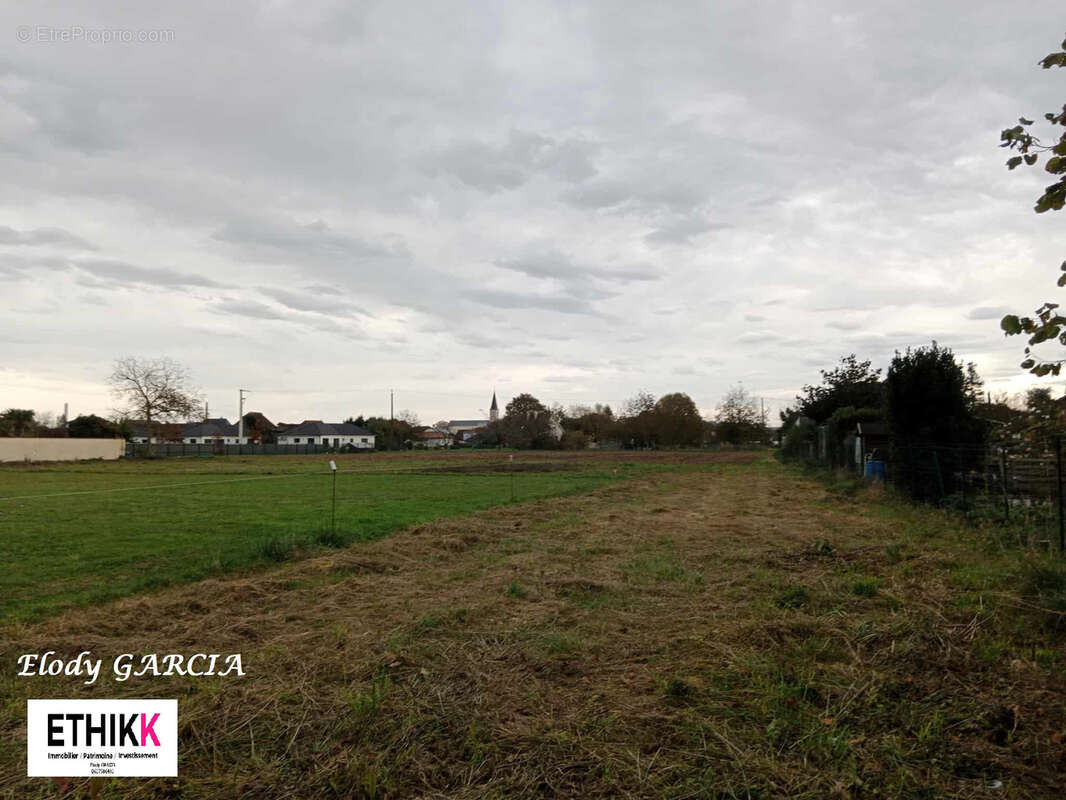 Terrain à PARDIES
