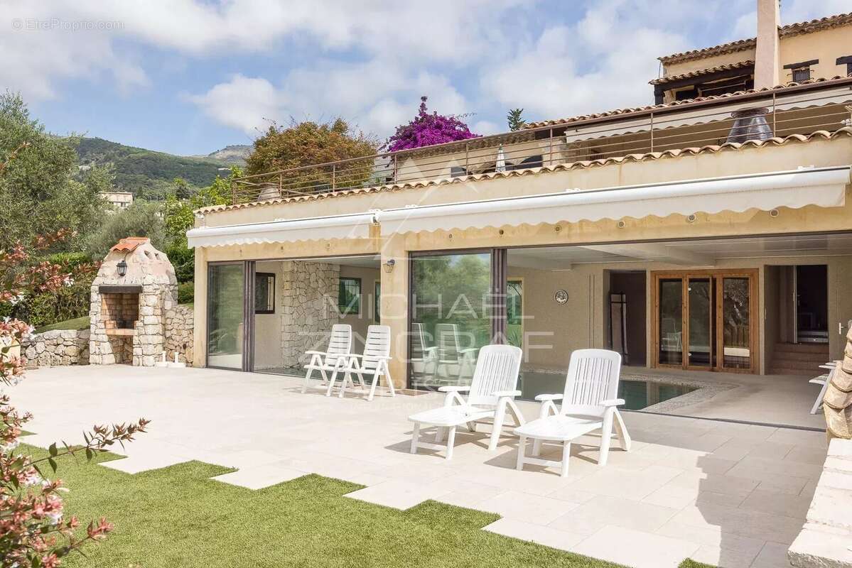 Maison à TOURRETTES-SUR-LOUP