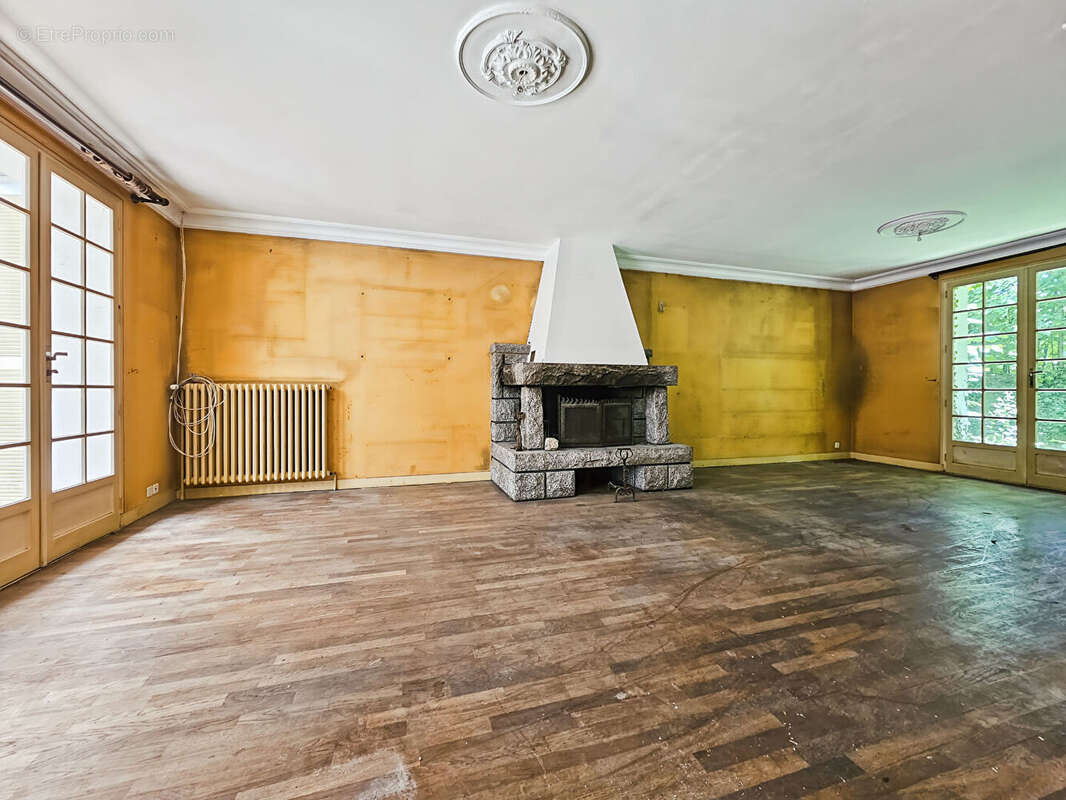 Maison à BAZOUGES-LA-PEROUSE