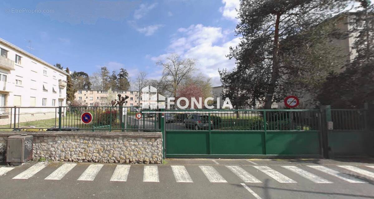 Parking à DAMMARIE-LES-LYS