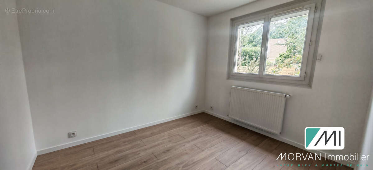 Maison à LE MESNIL-SAINT-DENIS