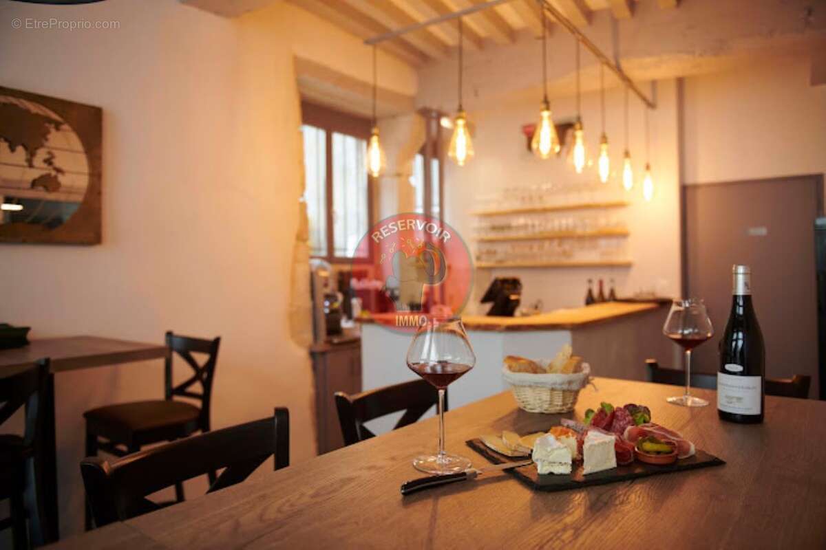 Commerce à NUITS-SAINT-GEORGES