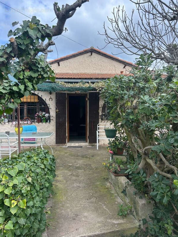 Maison T5 112m2 à vendre en forêt communale à Cabriès (13480)   Cadre idéal, calme absolu, nombreuses annexes. - photo 3