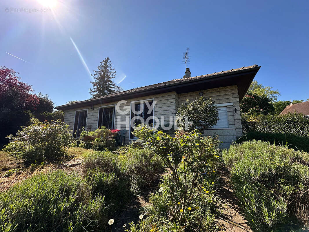 Maison à DAMPIERRE-SUR-AVRE