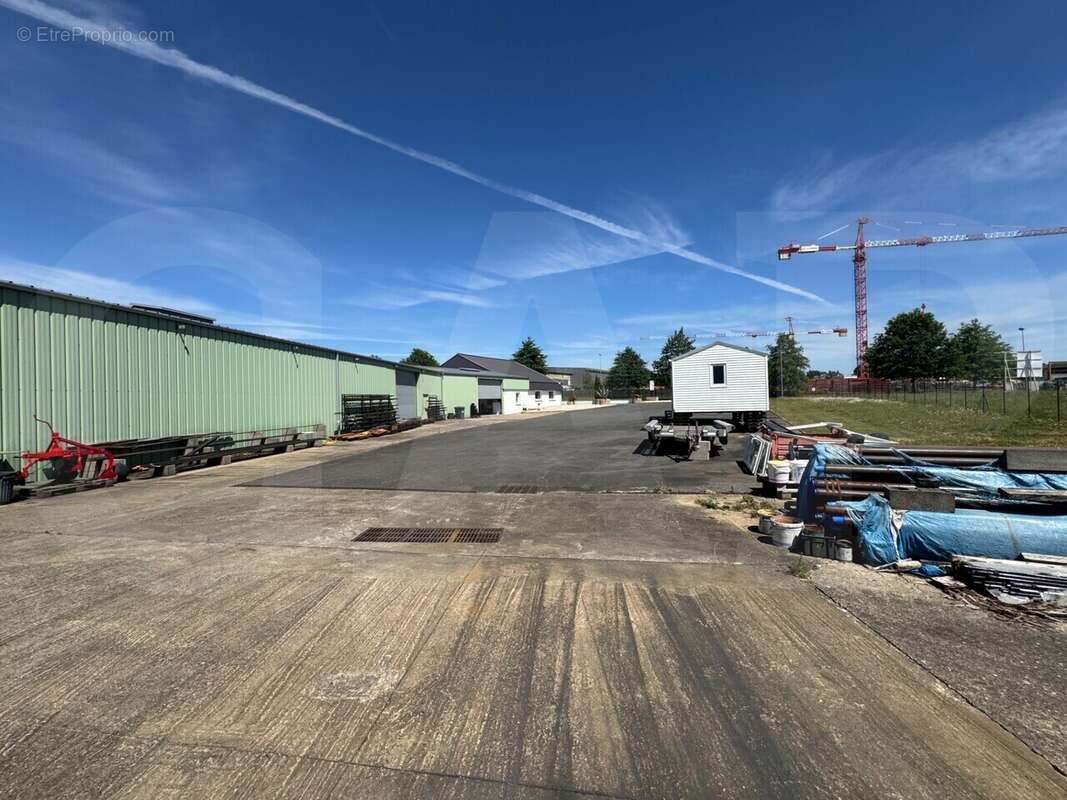 1200 m² à Bourgbarre  - photo 3