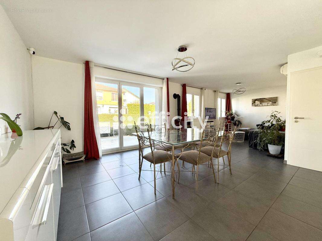 Maison à LEXY