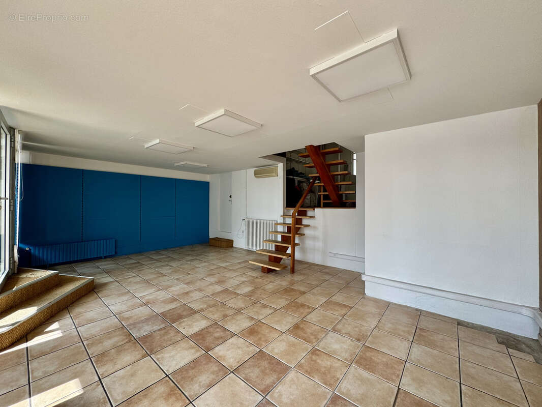 Commerce à MOULEYDIER