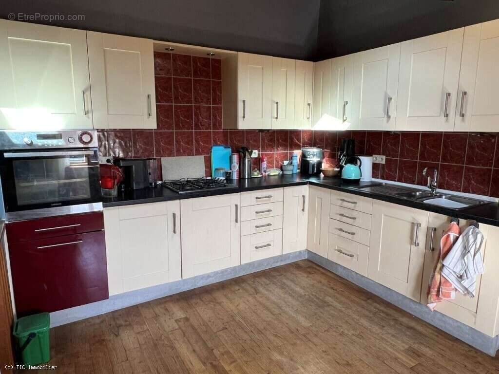 Maison à CELLEFROUIN