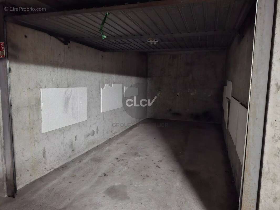 Parking à LYON-9E