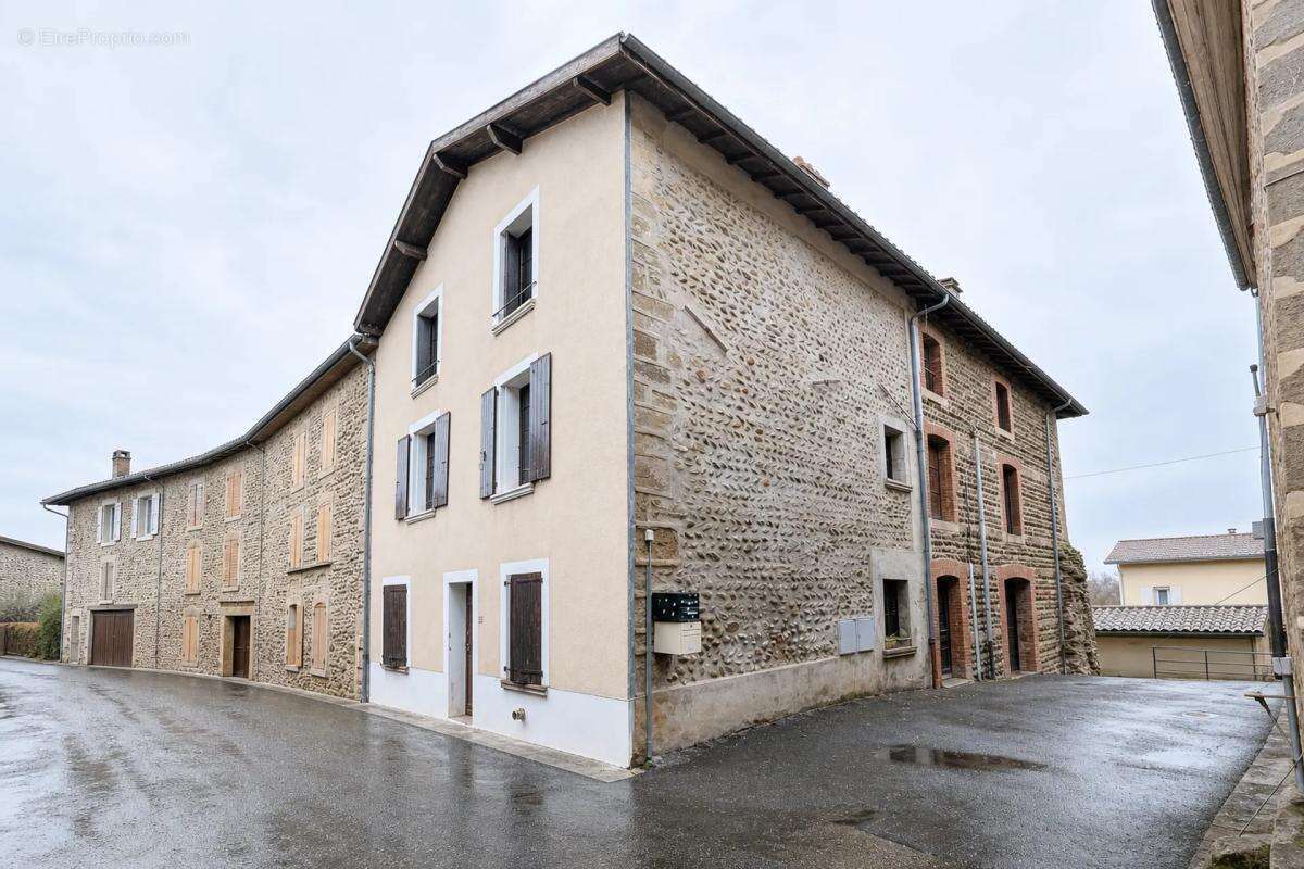 Maison à LE GRAND-SERRE